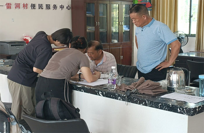 深入田間地頭，關(guān)注農(nóng)戶(hù)水稻種植——華中農(nóng)業(yè)大學(xué)赴湖北