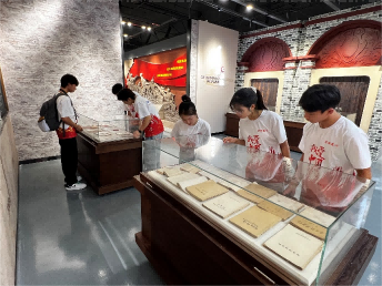 經(jīng)貿(mào)青年三下鄉(xiāng)：巡禮紅色印記，追憶崢嶸歲月