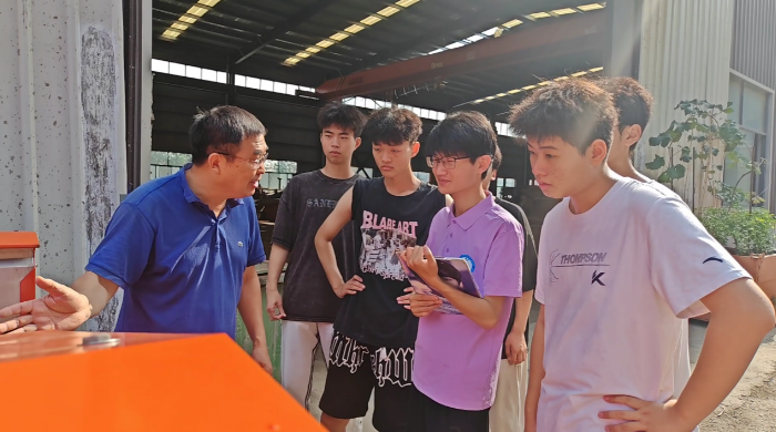 躋身農(nóng)機第一線，喜看農(nóng)業(yè)新氣象----煙臺大學機電學院“荷”芯力實踐隊進工廠實地調(diào)