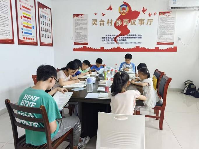 【童心相伴 夕陽同輝—巢湖學院數(shù)學與大數(shù)據(jù)學院赴同大鎮(zhèn)“一老一小“關(guān)愛服務(wù)團