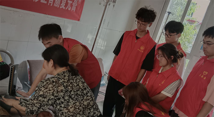 關(guān)愛老人健康，傳遞關(guān)懷之心
