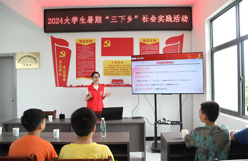 陜西理工大學(xué)：“紅色筑夢(mèng)，薪火相傳”西柏坡精神進(jìn)社區(qū)