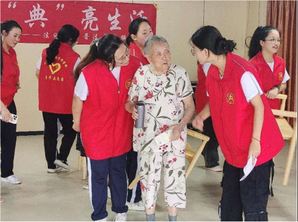 內(nèi)師學(xué)子暑期三下鄉(xiāng)：雨過(guò)天晴的溫暖邂逅