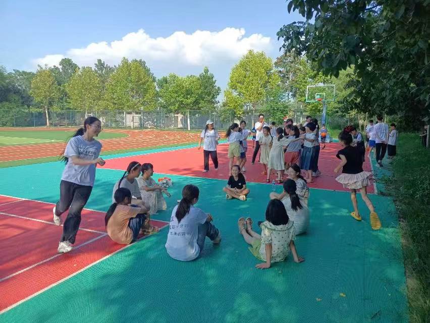 燃青春，正夏日：星光支教隊(duì)在育英中學(xué)開展趣味運(yùn)動(dòng)會(huì)！