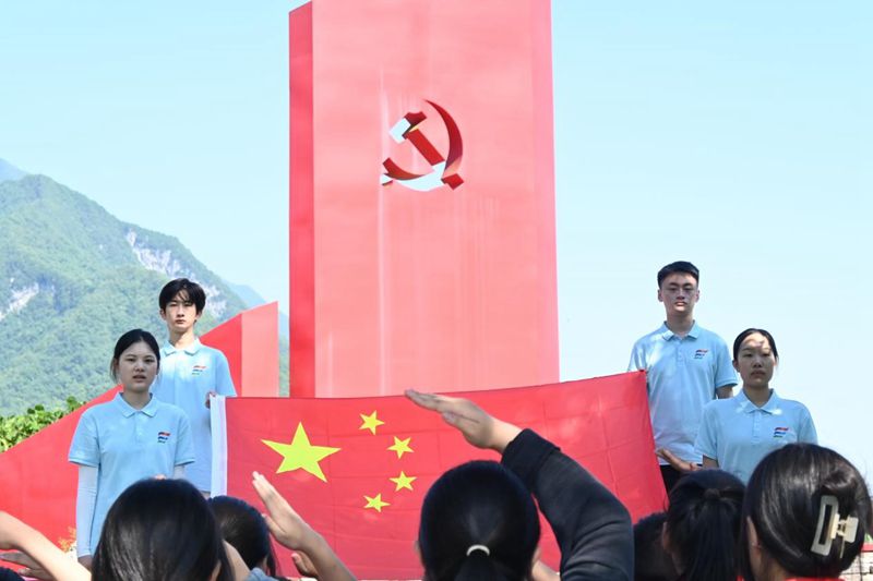 三下鄉(xiāng)紅色筑夢之旅｜重外院學(xué)子追尋紅色足跡，重溫紅軍歷