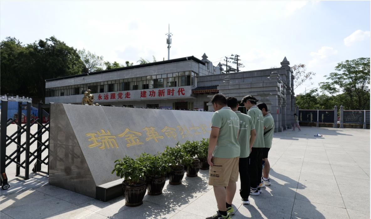 傳承紅色基因，書(shū)寫(xiě)華彩青春——合肥工業(yè)大學(xué)宣城校區(qū)暑
