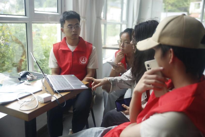 長(zhǎng)安大學(xué)赴貴州畢節(jié)“渭愛(ài)育夢(mèng)赴黔川·攜手啊嘎助振興”暑期社會(huì)實(shí)踐隊(duì)“家”有溫